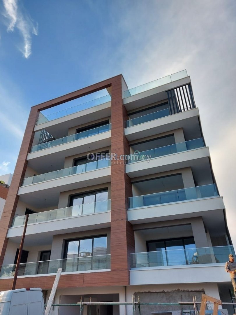Brand New 2 Bedroom Penthouse Apartment With Roof Garden - 8