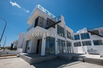 Impressive 4 Bedroom Villa With Swimming Pool And Modern Architecture  - 2