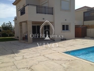 DETACHED 2 BEDROOM HOUSE WITH SWIMMING POOL EAST COAST