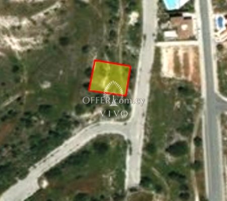 RESIDENTIAL PLOT OF 592 M2 IN ERIMI - 1