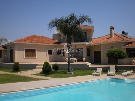 VILLA OF 4 BEDROOMS IN ZAKAKI