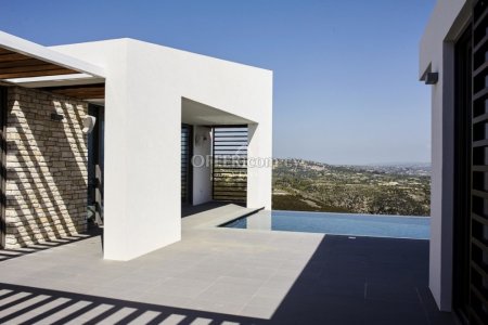 MODERN THREE BEDROOM IN A PRIVATE RESORT IN TSADA, PAPHOS