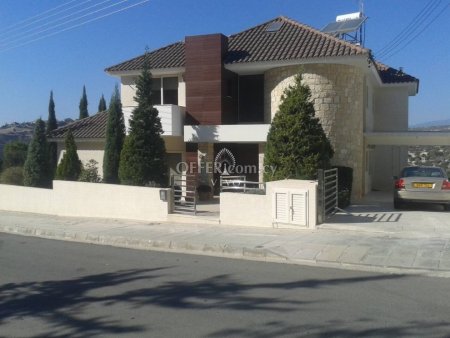 GORGEOUS HOUSE WITH MOUNTAIN VIEW IN PANTHEA HILLS