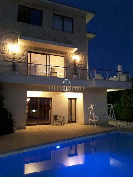AMAZING TWO FLOORS VILLA WITH 5 BEDROOMS AND A POOL IN PALODIA