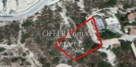RESIDENTIAL PLOT OF 1547 M2 IN AGIOS TYCHONAS WITH PARTIAL  SEA VIEW