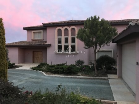 TUSCANY STYLE ARCHITECTURE VILLA ON A HILL WITH PANORAMIC VIEWS!!