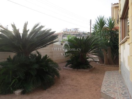 SPACIOUS 4 BEDROOM VILLA  + 1 BEDROOM ANNEX IN AGIA FYLA