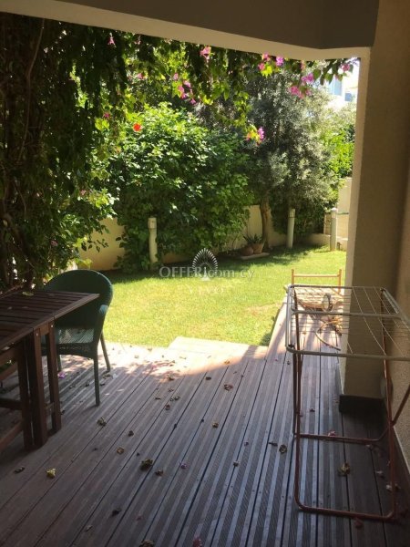 2 BEDROOMS GROUND FLOOR APARTMENT WITH PRIVATE GARDEN!