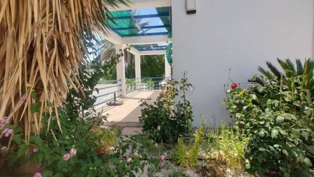 Detached Bungalow 200 meters from the sea