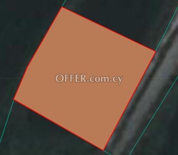 Residential Plot Of 592 Sq.M.  In Psimolofou