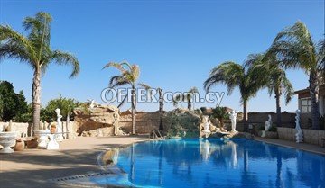Excellent Four Bedroom Villa With Swimming Pool Paliometocho-Nicosia - 1