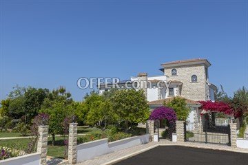 5 Bedroom Incredible In Excellent Condition Villa In 2,500sq.m Plot In - 1