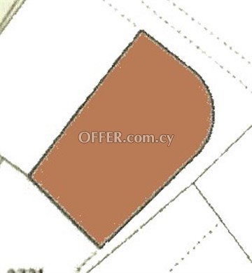 Large Residential Corner Plot Of 618 Sq.M.  In Laiki Sporting Area