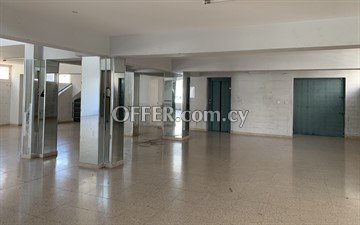 Commercial Large Shop Of 415 Sq.m.  In Aglantzia, Nicosia - 1