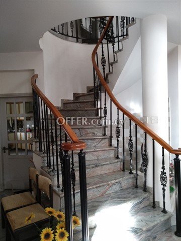 Deluxe 4 Bedroom House  In A Very Nice Area In Strovolos - 1