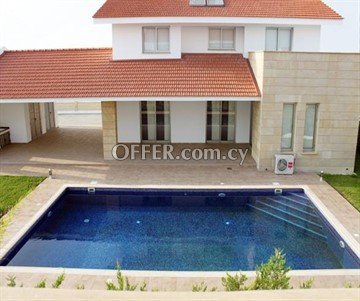 Luxury 4 Bedroom Villa  On The Sandy Beach Of Larnaca Bay