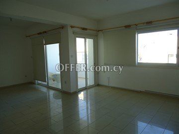 Big Comfortable 4 Bedroom Apartment  In Aglantzia