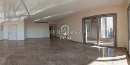 LUXURY APARTMENT OF THREE BEDROOMS ACROSS THE BEACH! - 11