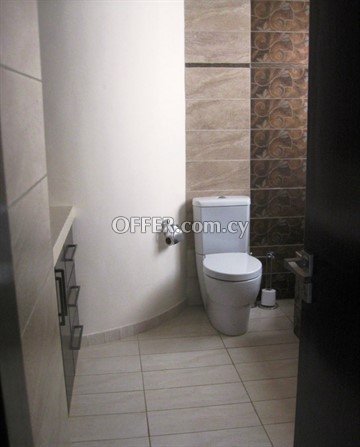4 Bedroom Detached House  In Anthoupoli, Nicosia - 7