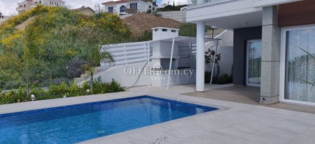 LUXURY 3 BEDROOM FULLY FURNISHED VILLA WITH ROOF GARDEN  JUST 3" FROM THE SEA - 10