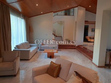 Luxury 4 Bedroom Villa With Additional Apartment And A Large Basement  - 6