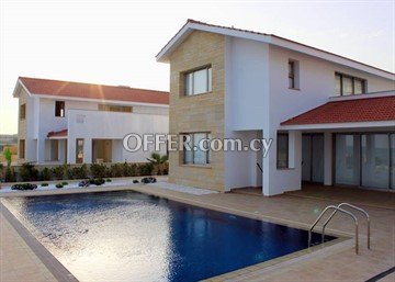Luxury 4 Bedroom Villa  On The Sandy Beach Of Larnaca Bay - 6