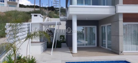 LUXURY 3 BEDROOM FULLY FURNISHED VILLA WITH ROOF GARDEN  JUST 3" FROM THE SEA - 9