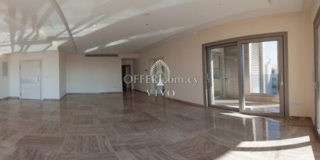 LUXURY APARTMENT OF THREE BEDROOMS WITH SEA VIEWS! - 9