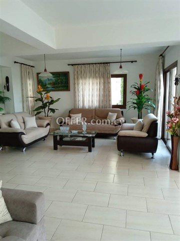 4 Bedroom Villa With Swimming Pool Near The Beach In Paphos - 5