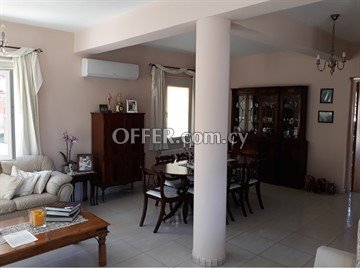 3 Bedroom In Excellent Condition House With Swimming Pool On A Large P - 5