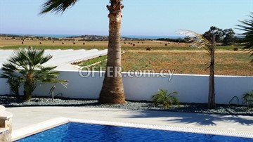 In A Large Land 5 Bedroom Luxury Villa  In Cape Greco And Konnos, Ammo - 2