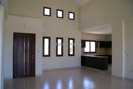3 Bedroom Bungalow with Roof Garden - Monagrouli - 8