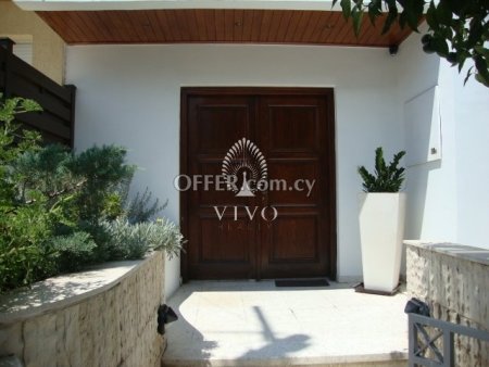 3 BEDROOM  HOUSE WITH SWIMMING POOL IN THE CENTER  OF LIMASSOL - 8