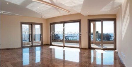 LUXURY APARTMENT OF THREE BEDROOMS WITH SEA VIEWS! - 8