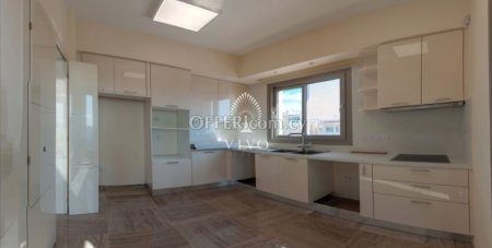 LUXURY APARTMENT OF THREE BEDROOMS WITH SEA VIEWS! - 7