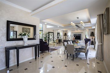 5 Bedroom Incredible In Excellent Condition Villa In 2,500sq.m Plot In - 3