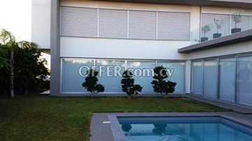 Detached House  In A Large Plot Of  797 Sq.M. In gsp - 3