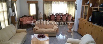Excellent Four Bedroom Villa With Swimming Pool Paliometocho-Nicosia - 2