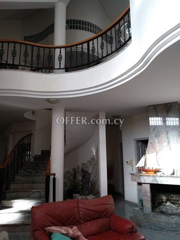 Deluxe 4 Bedroom House  In A Very Nice Area In Strovolos - 2