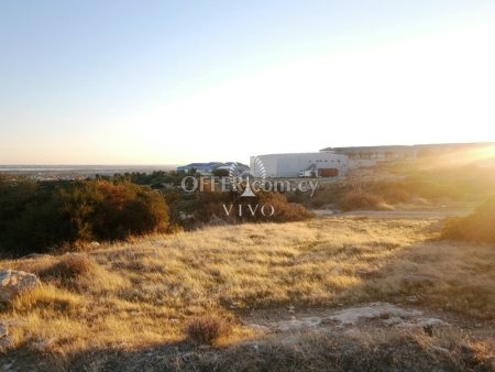 INDUSTRIAL PIECE OF LAND OF 8,030m2 - IDEAL FOR INVESTMENT - 5