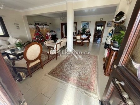 6 Bed House for Sale in Aradippou, Larnaca - 11