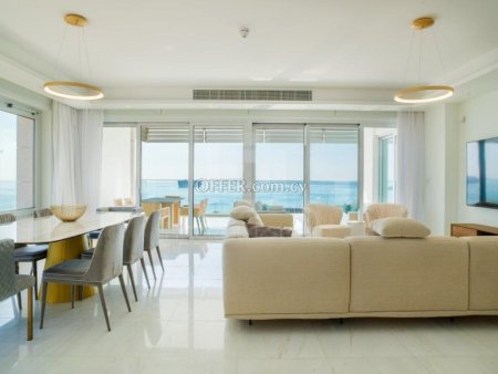 Stunning large three bedroom apartment in Amathus beach front area