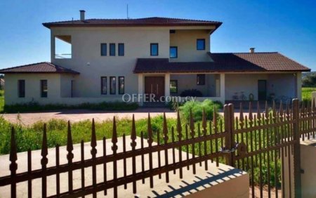 New For Sale €690,000 Villa 6 bedrooms, Detached Nisou Nicosia - 11