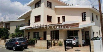 5 bedroom Detached House  In Aglatzia - 1