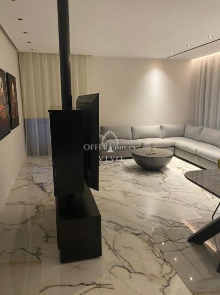 MODERN DESIGN NEWISH 3 BEDROOM APARTMENT IN THE HEART OF THE CITY CENTER