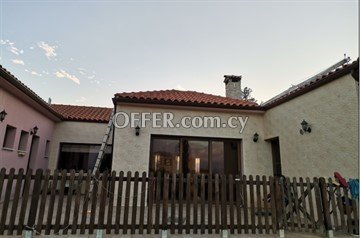 Detached 4 Bedroom House In Large Plot In Paliometocho Nicosia - 1