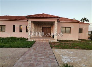 Detached 4 Bedroom House In Large Plot In Paliometocho Nicosia - 6