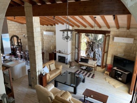 4-bedroom Detached Villa 220 sqm in Anogyra - 2