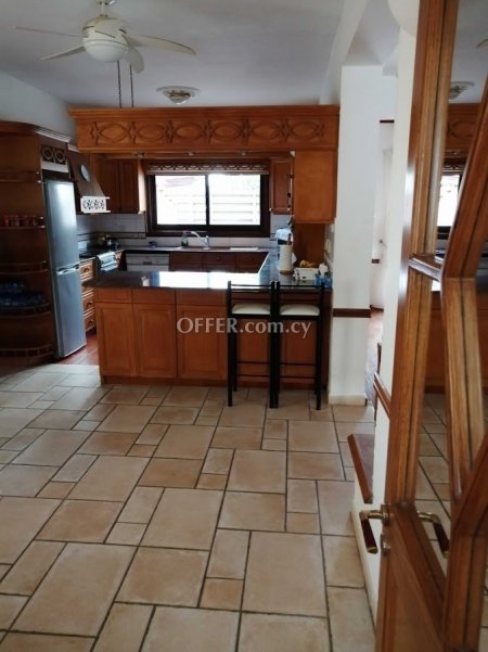 3-bedroom Detached Villa 180 sqm in Oroklini - 6