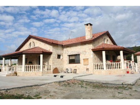 Amazing 6 bedroom house with fireplace on huge plot of 6800 sq.m in Pareklisia